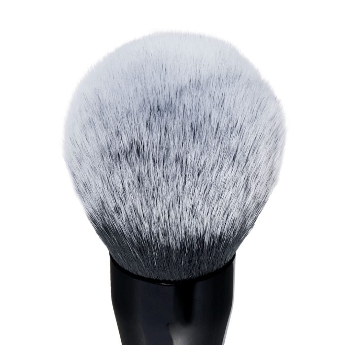 LG_BronzerBrush_MacroTip-ECommerce_JPG.jpg