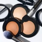 LauraGeller_BakedBlurringSettingPowder_lifestylewithbrush-ECommerce_JPG_1.jpg